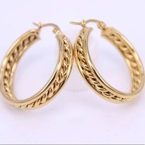 18K gold hoop earrings